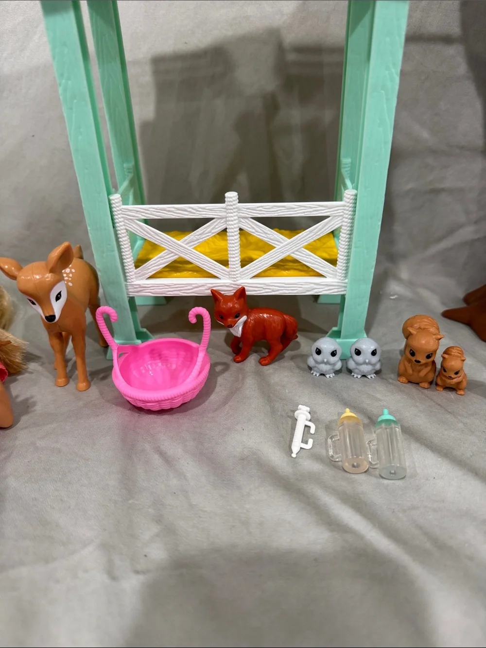 Barbie Animal Rescuer Doll Woodland Forest Rescue Care Center Shelter & Playset
